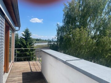 Moderne 2,5 Zimmer-Maisonette-Wohnung in Friedrichshafen-West mit schöner Sicht ins Grüne, 88048 Friedrichshafen / Raderach, Maisonettewohnung